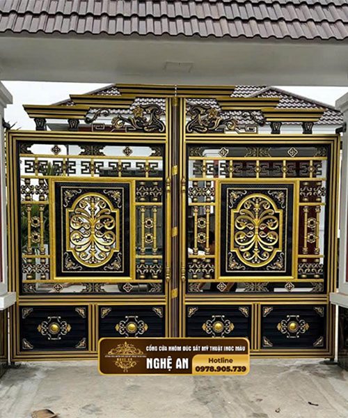 Cửa nhôm đúc hoa văn sắc sảo
