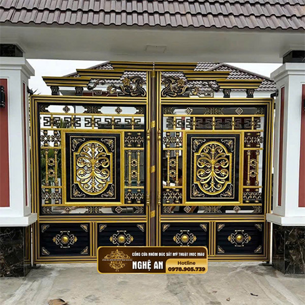 Cửa nhôm đúc hoa văn sắc sảo