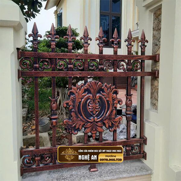 Hàng rào sắt mỹ thuật màu đỏ đẹp