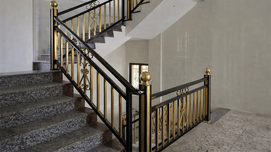 Cầu thang nhôm đúc đẹp độc đáo