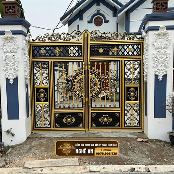 Cổng nhôm đúc hoa văn độc đáo
