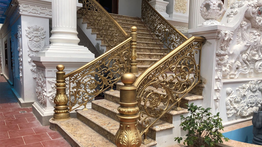 Giá cầu thang nhôm đúc