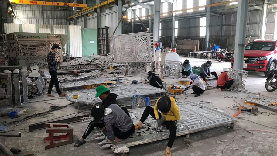 Gia công làm nguội và xử lý bề mặt cổng nhôm