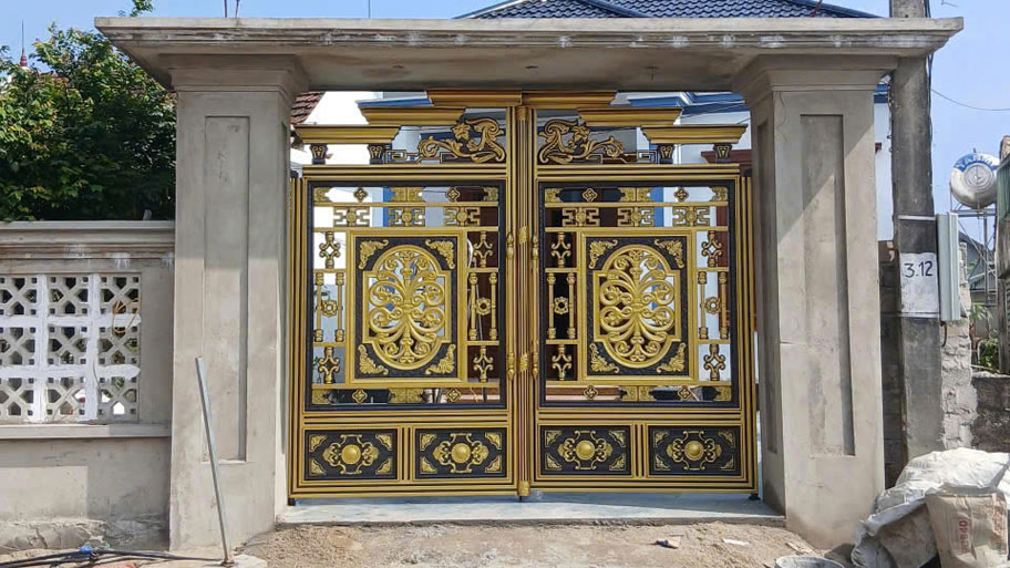 Cổng nhôm đúc mạ đồng đẹp độc đáo