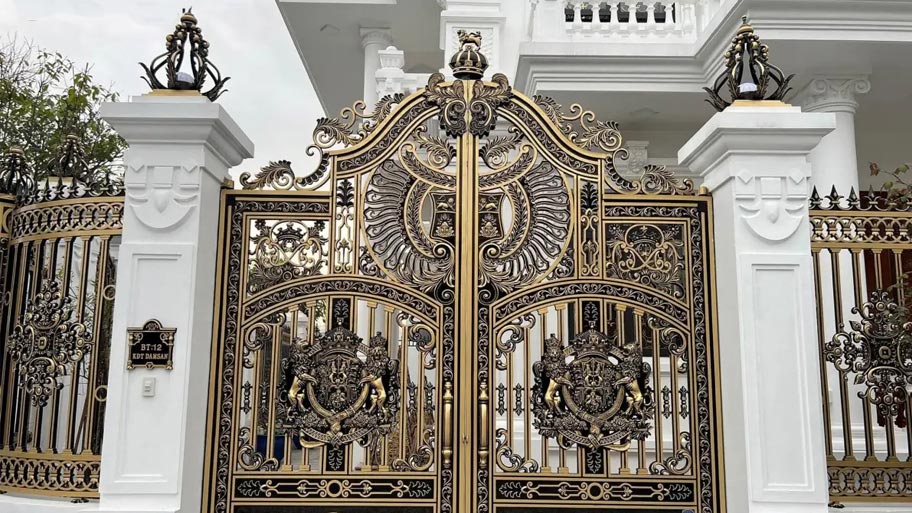Đèn trụ cổng nhôm đúc trong biệt thự