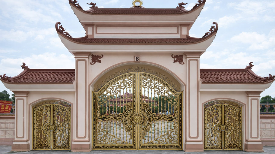 Sử dụng cổng nhôm đúc ở chùa 2 cánh đẹp