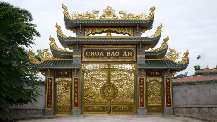 Sử dụng cổng nhôm đúc ở chưa Bảo Ân